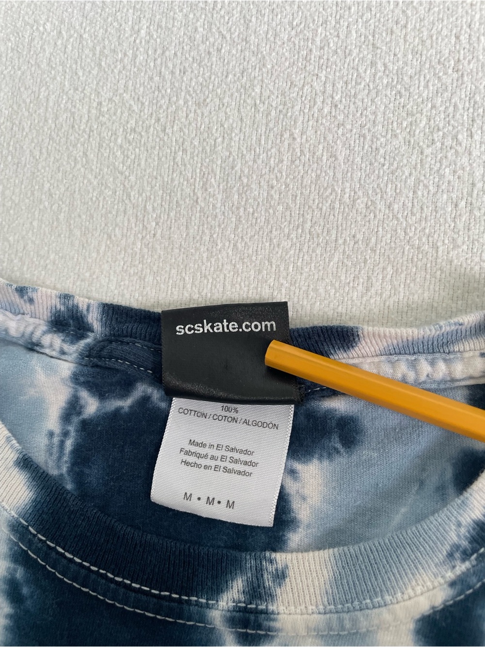 Santa Cruz Men’s Size Medium Shirt Skateboard Screaming Hand Tie-dye Blue - Picture 6 of 6